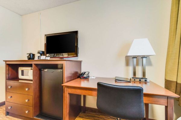 Quality Inn & Suites Lacey